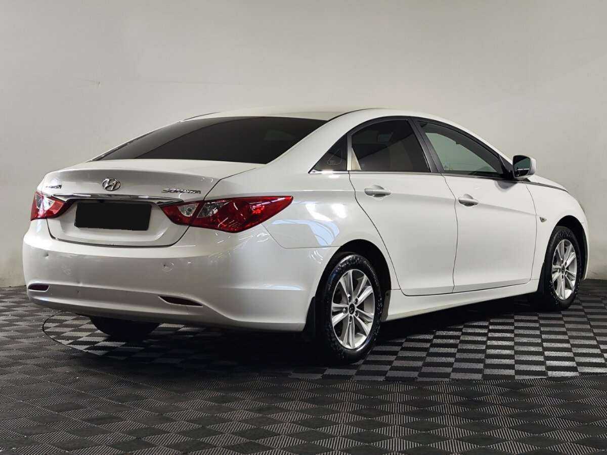 Hyundai Sonata с пробегом — 2011 год. Фото: #2