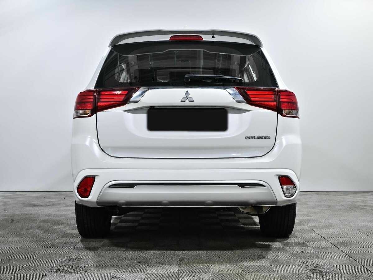 Mitsubishi Outlander с пробегом — 2022 год. Фото: #4