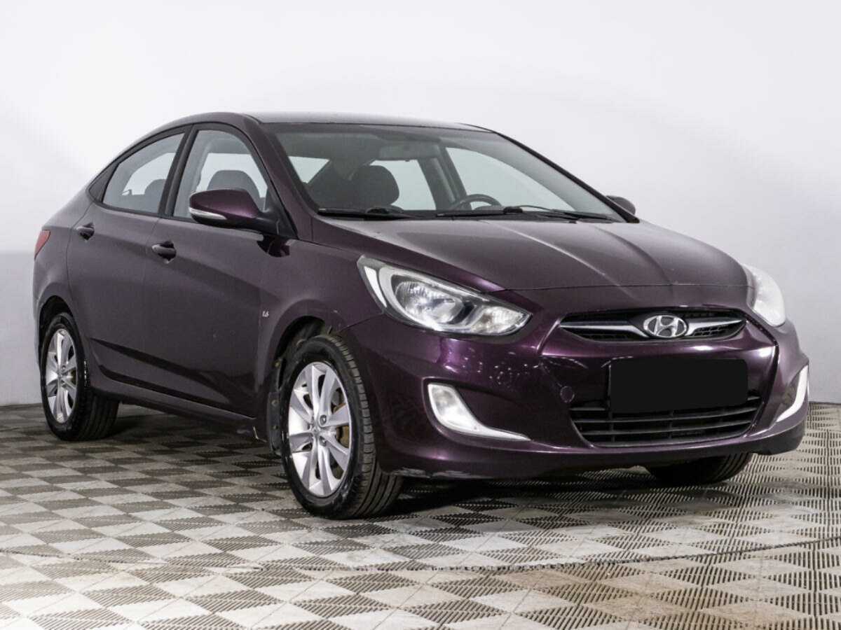 Hyundai Solaris с пробегом — 2011 год. Фото: #2