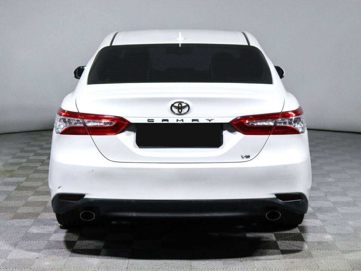 Toyota Camry с пробегом — 2019 год. Фото: #4