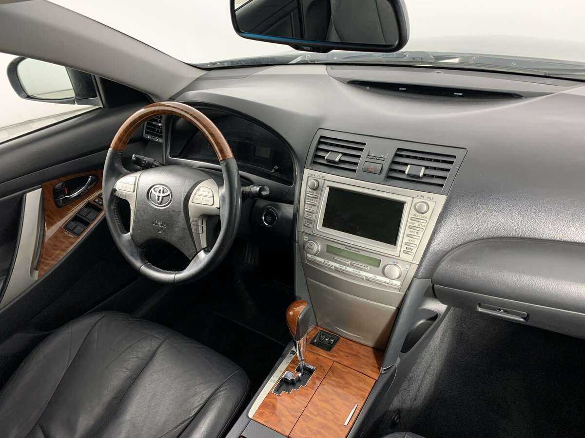 Toyota Camry с пробегом — 2011 год. Фото: #7