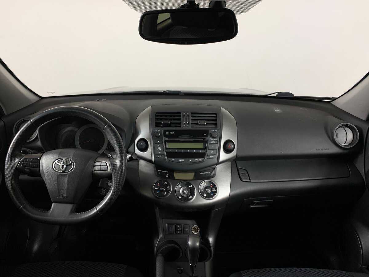 Toyota RAV4 с пробегом — 2011 год. Фото: #12