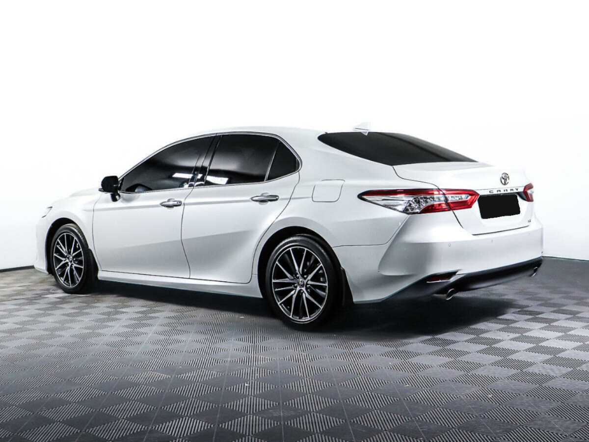 Toyota Camry с пробегом — 2022 год. Фото: #6