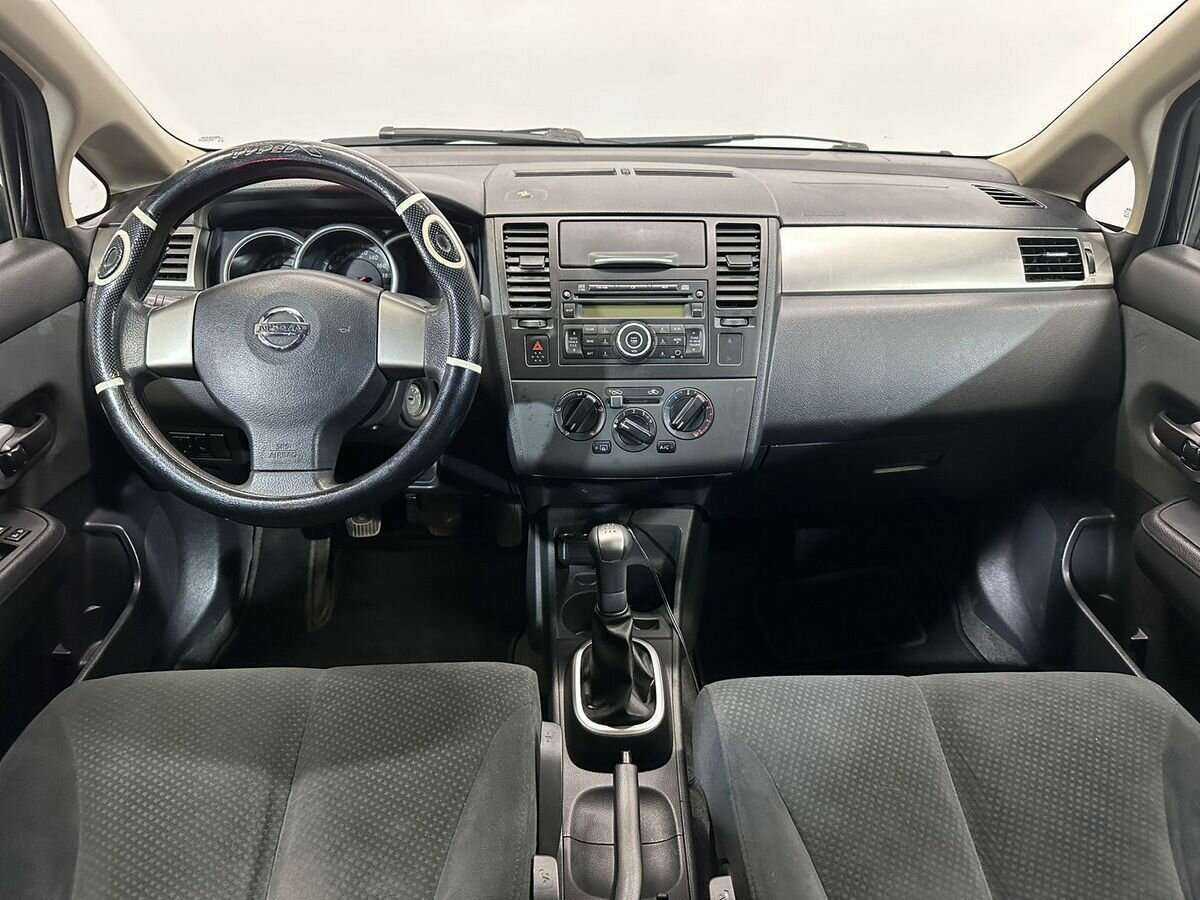 Nissan Tiida с пробегом — 2010 год. Фото: #8