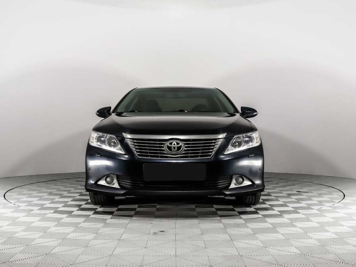 Toyota Camry с пробегом — 2014 год. Фото: #1
