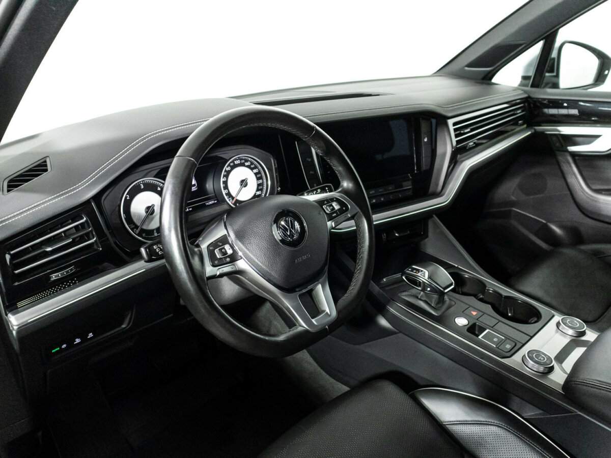 Volkswagen Touareg с пробегом — 2018 год. Фото: #10