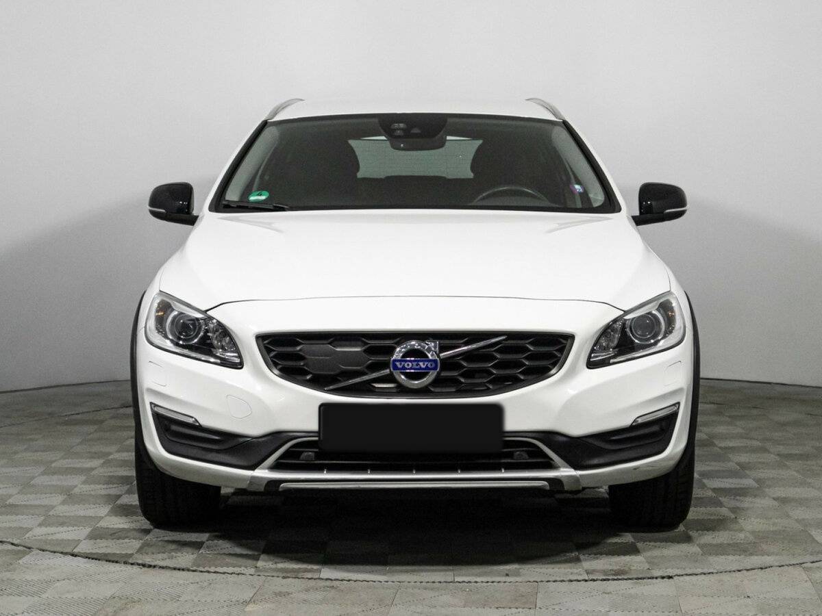 Volvo V60 Cross Country с пробегом — 2018 год. Фото: #1