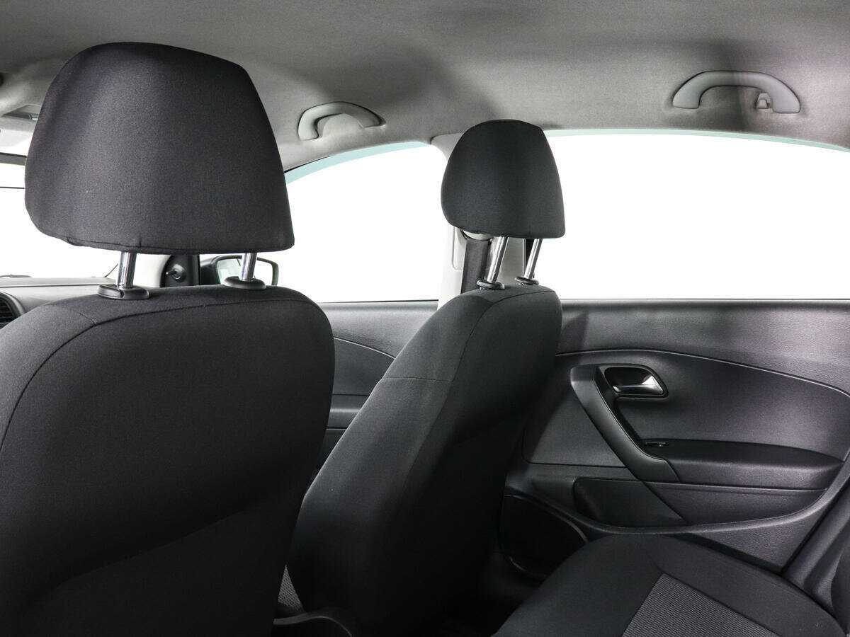 Volkswagen Polo с пробегом — 2011 год. Фото: #7