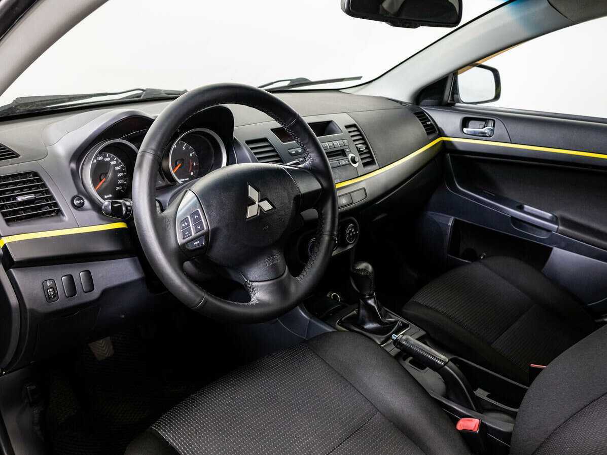 Mitsubishi Lancer с пробегом — 2010 год. Фото: #8