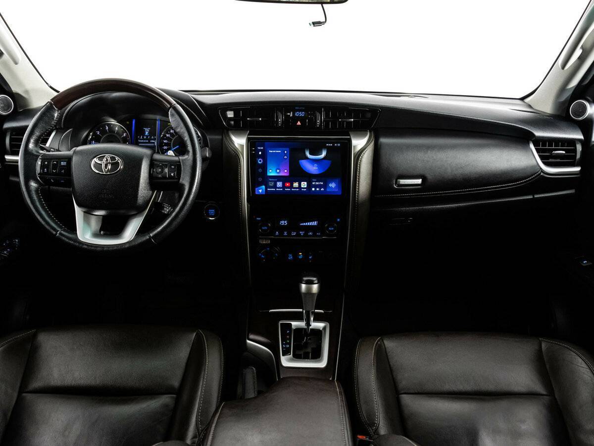 Toyota Fortuner с пробегом — 2018 год. Фото: #10