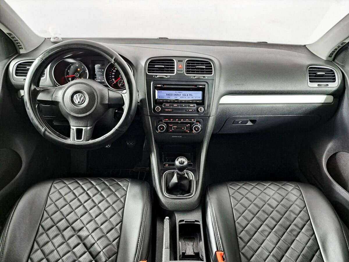 Volkswagen Golf с пробегом — 2010 год. Фото: #13