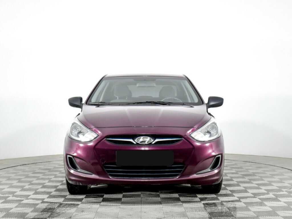 Hyundai Solaris с пробегом — 2011 год. Фото: #1