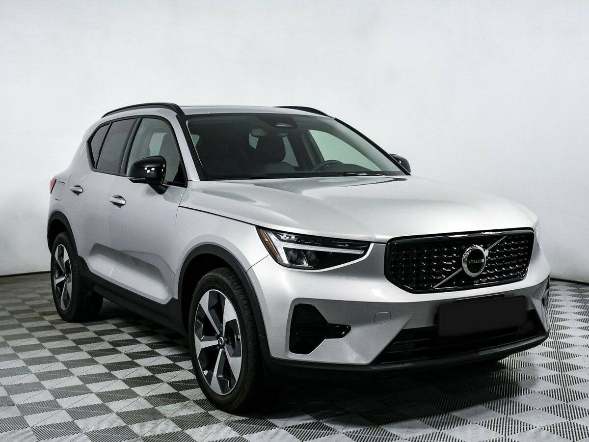 Volvo XC40 с пробегом — 2023 год. Фото: #2
