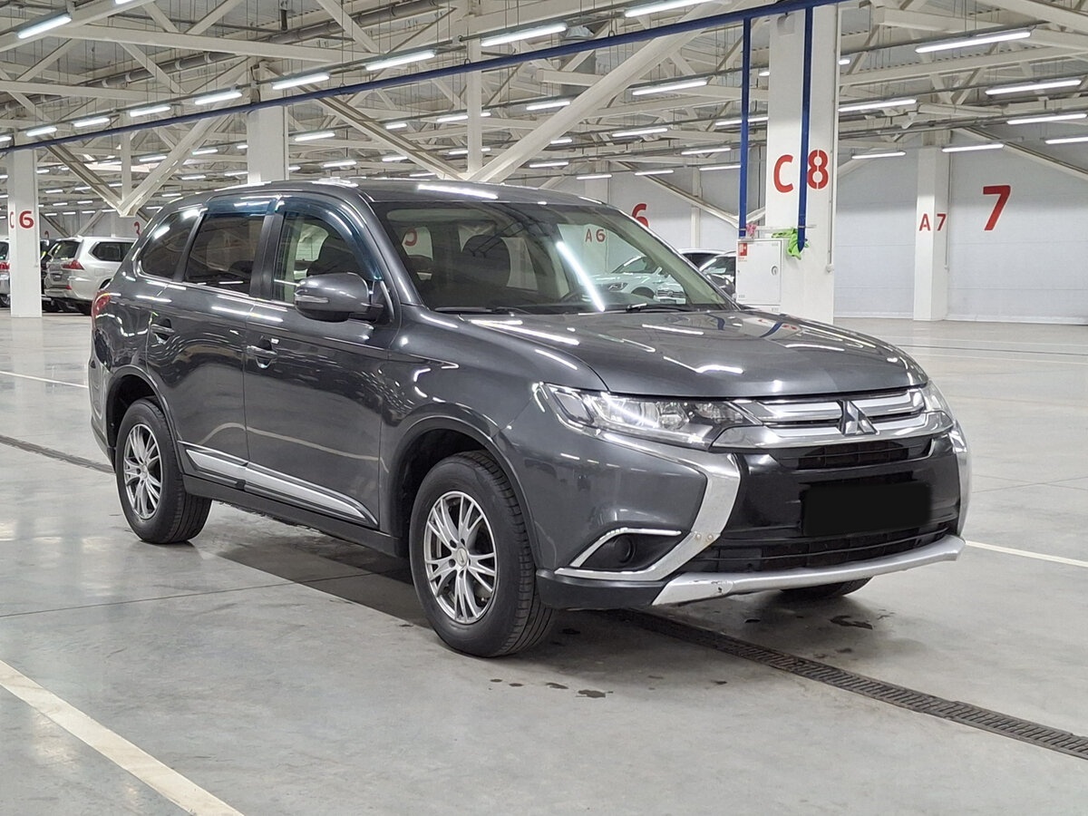 Mitsubishi Outlander с пробегом — 2015 год. Фото: #2
