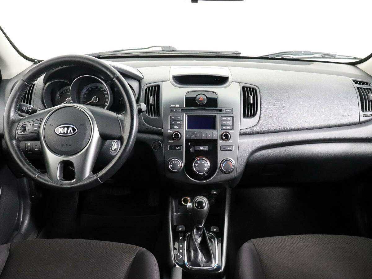Kia Cerato с пробегом — 2011 год. Фото: #10