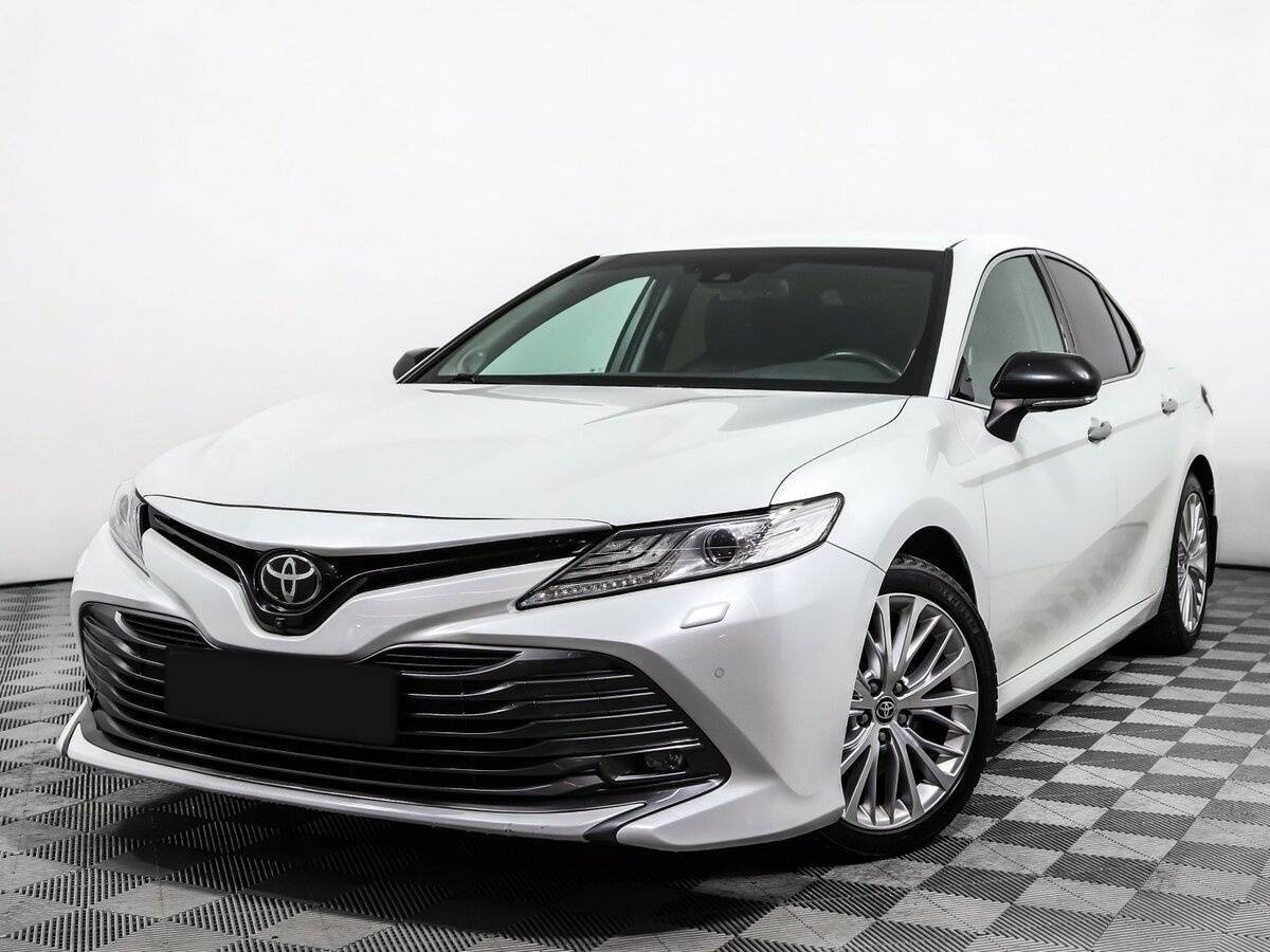 Toyota Camry с пробегом — 2020 год. Посмотреть фото