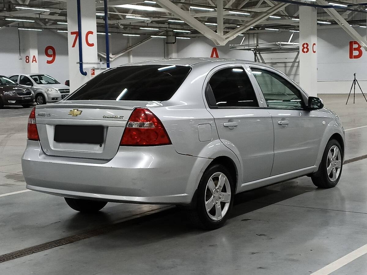 Chevrolet Aveo с пробегом — 2010 год. Фото: #4