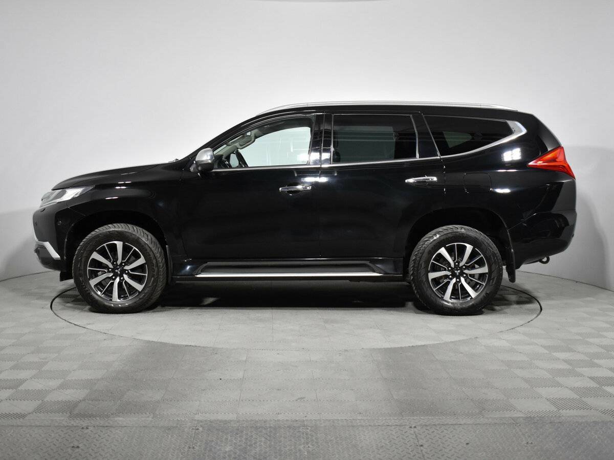 Mitsubishi Pajero Sport с пробегом — 2017 год. Фото: #7