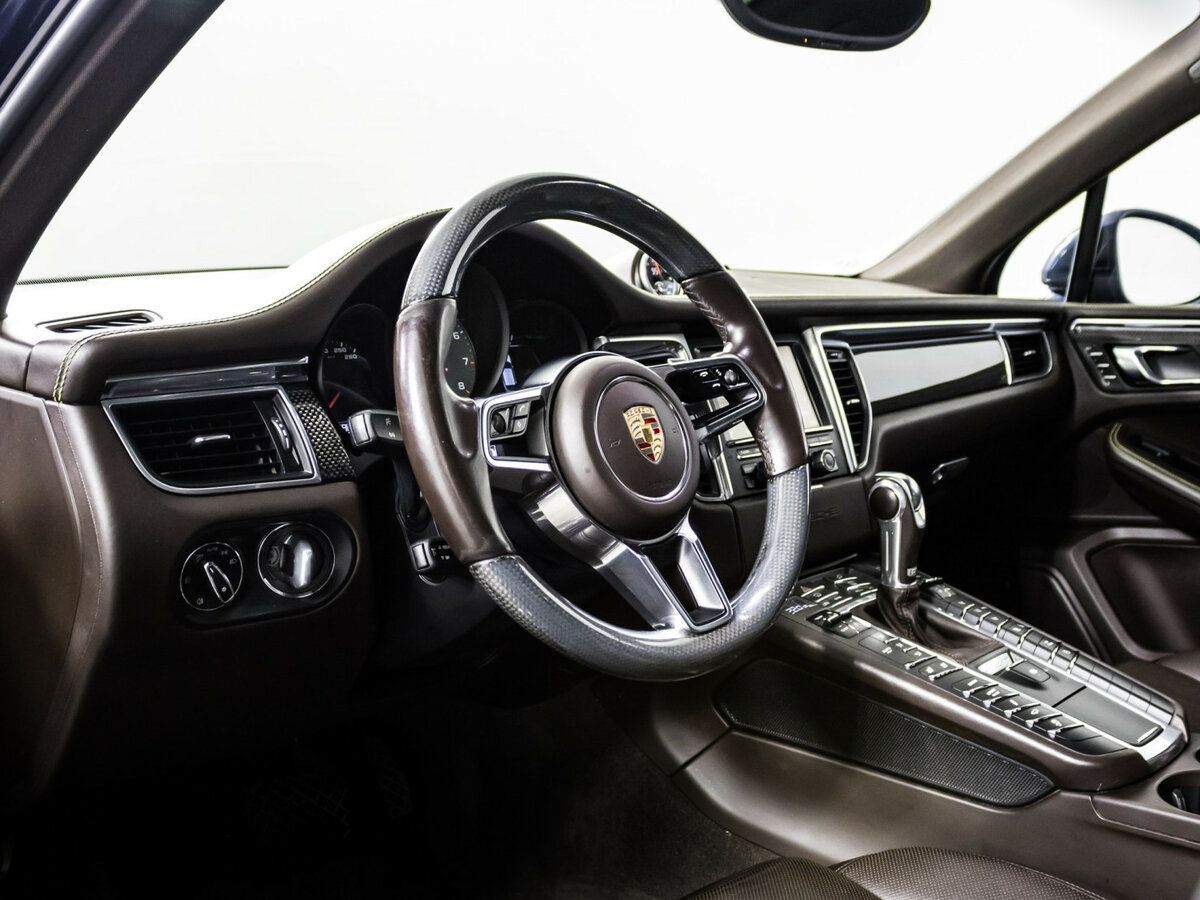 Porsche Macan с пробегом — 2015 год. Фото: #12