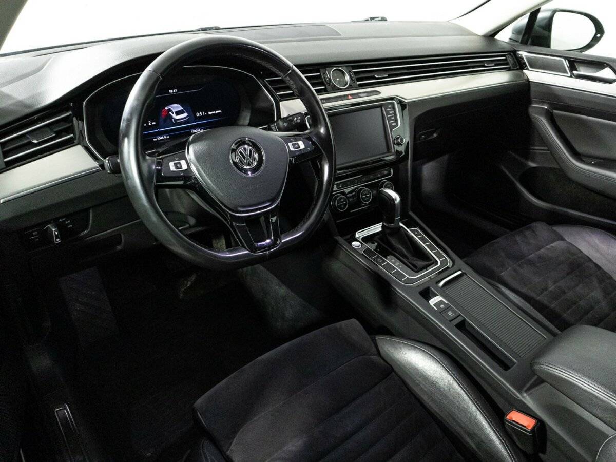 Volkswagen Passat с пробегом — 2017 год. Фото: #10