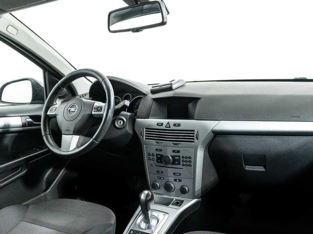 Opel Astra с пробегом — 2010 год. Фото: #8