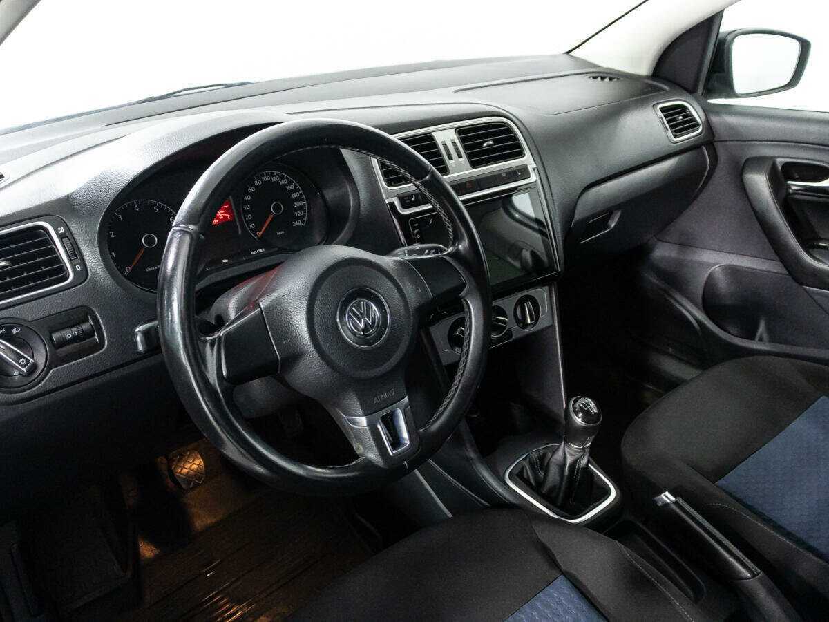 Volkswagen Polo с пробегом — 2013 год. Фото: #10