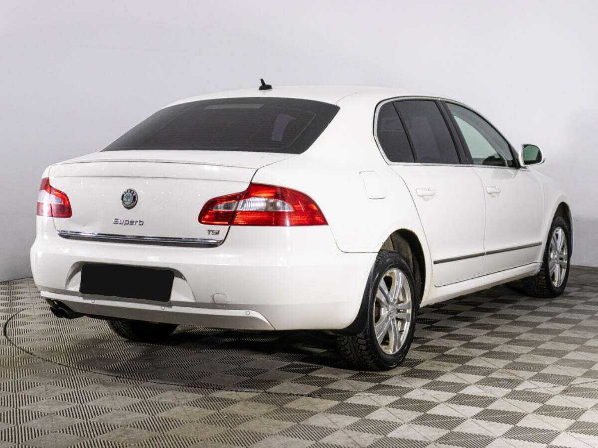 Skoda Superb с пробегом — 2011 год. Фото: #4