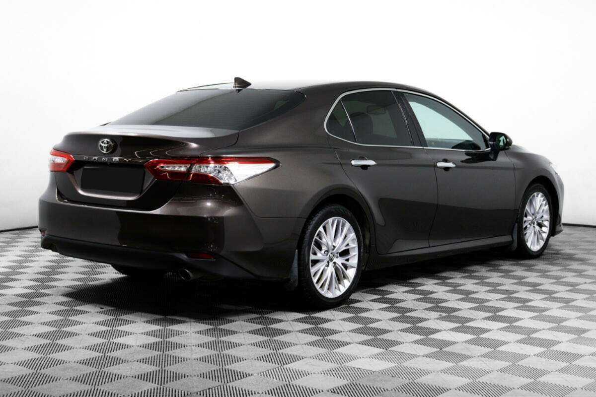 Toyota Camry с пробегом — 2019 год. Фото: #4