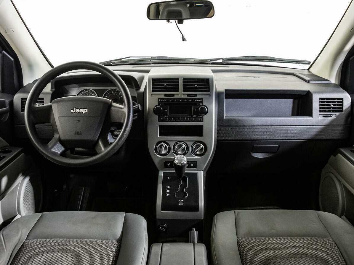 Jeep Compass с пробегом — 2006 год. Фото: #9