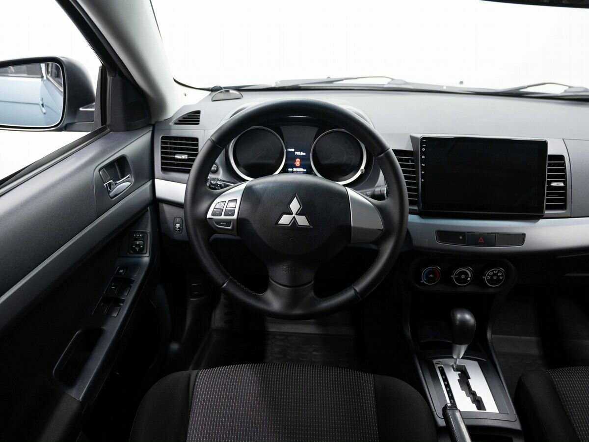 Mitsubishi Lancer с пробегом — 2011 год. Фото: #13