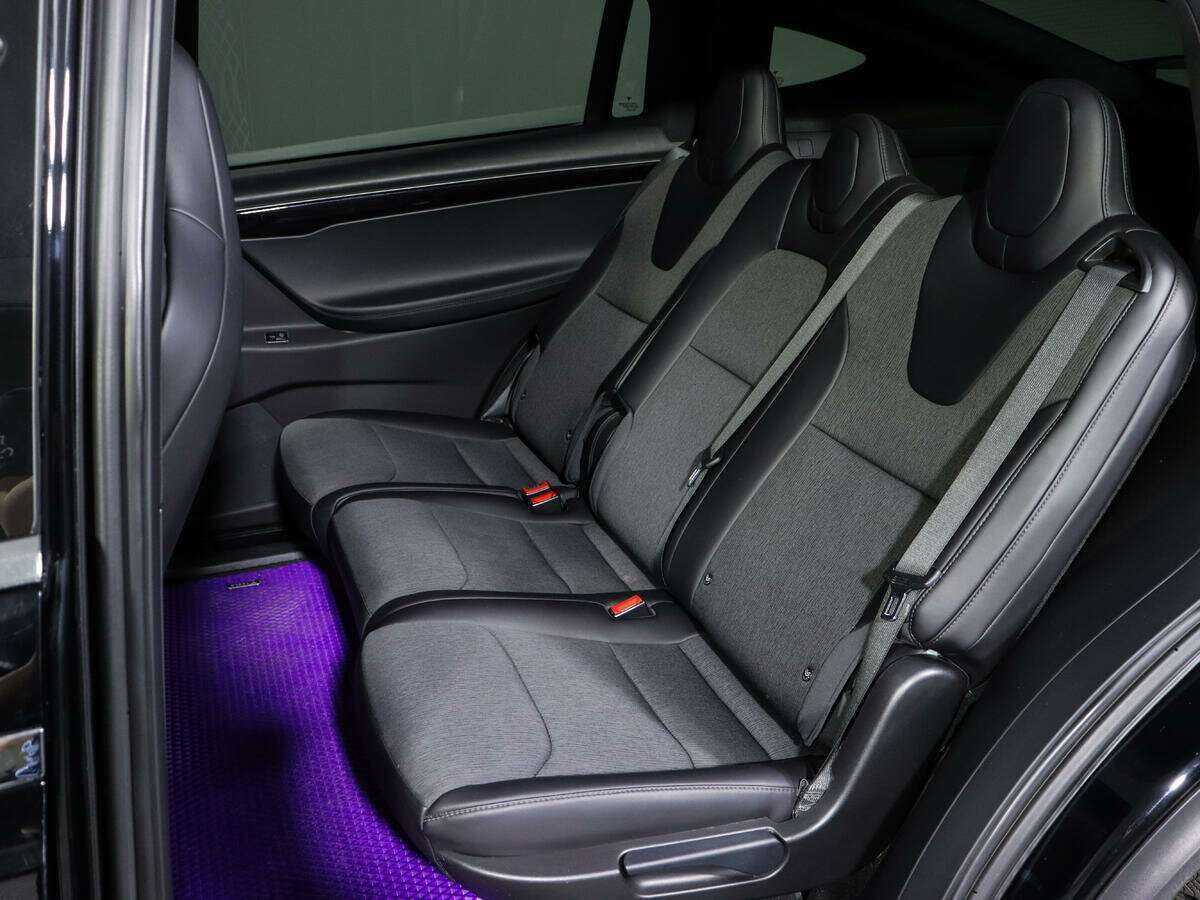 Tesla Model X с пробегом — 2018 год. Фото: #6