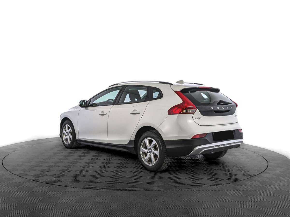Volvo V40 Cross Country с пробегом — 2014 год. Фото: #6