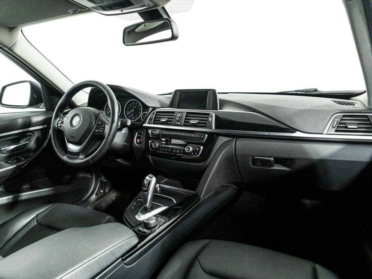 BMW 3 серии с пробегом — 2018 год. Фото: #8