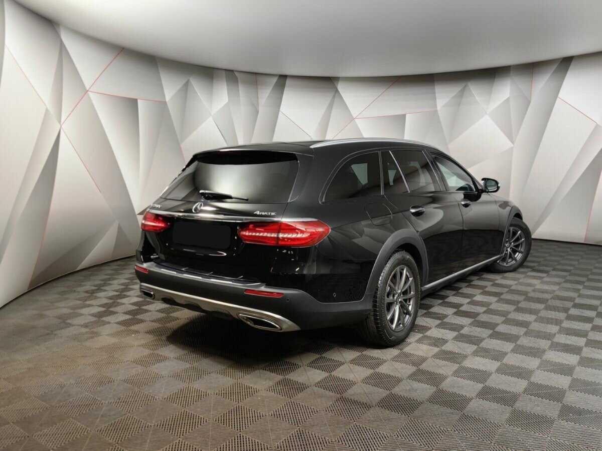 Mercedes-Benz E-Класс с пробегом — 2018 год. Фото: #1
