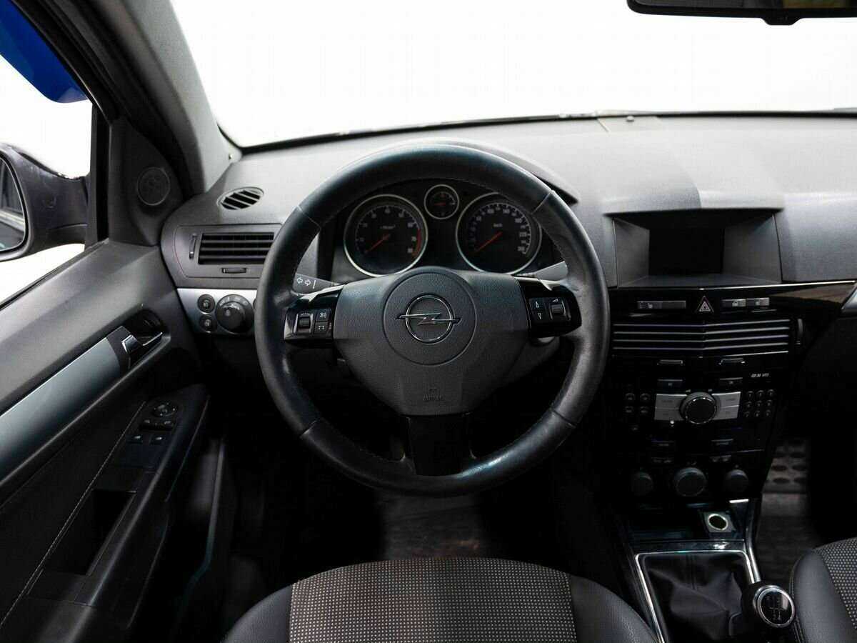 Opel Astra с пробегом — 2010 год. Фото: #11