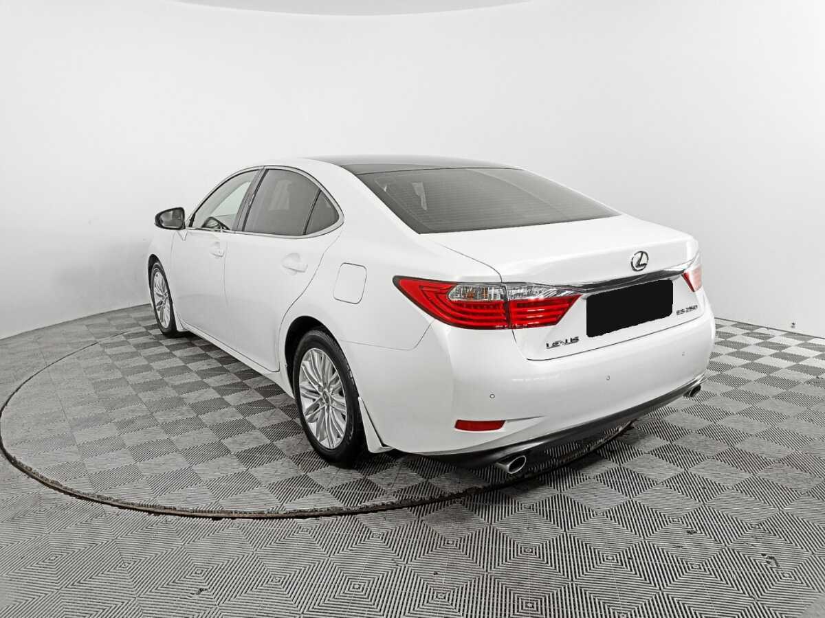 Lexus ES с пробегом — 2015 год. Фото: #4