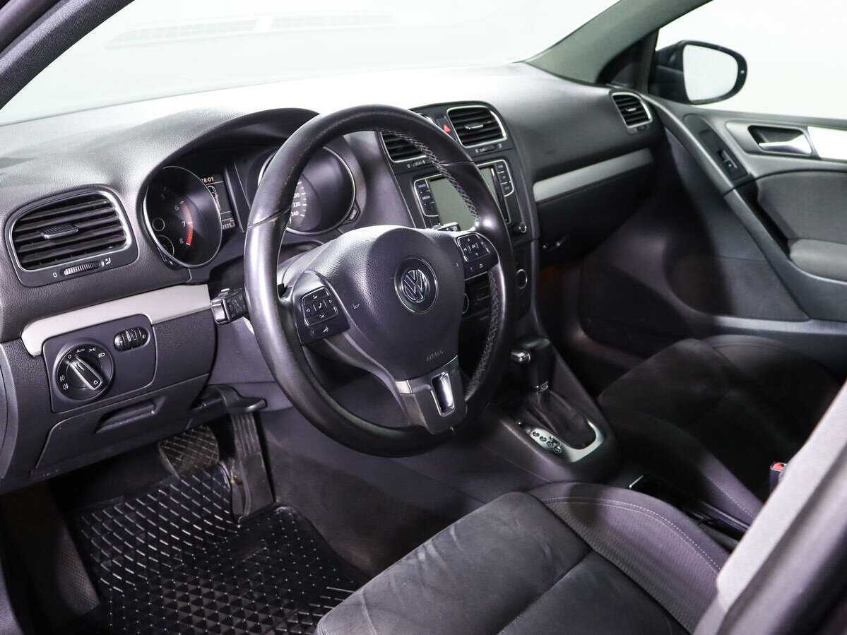 Volkswagen Golf с пробегом — 2009 год. Фото: #13