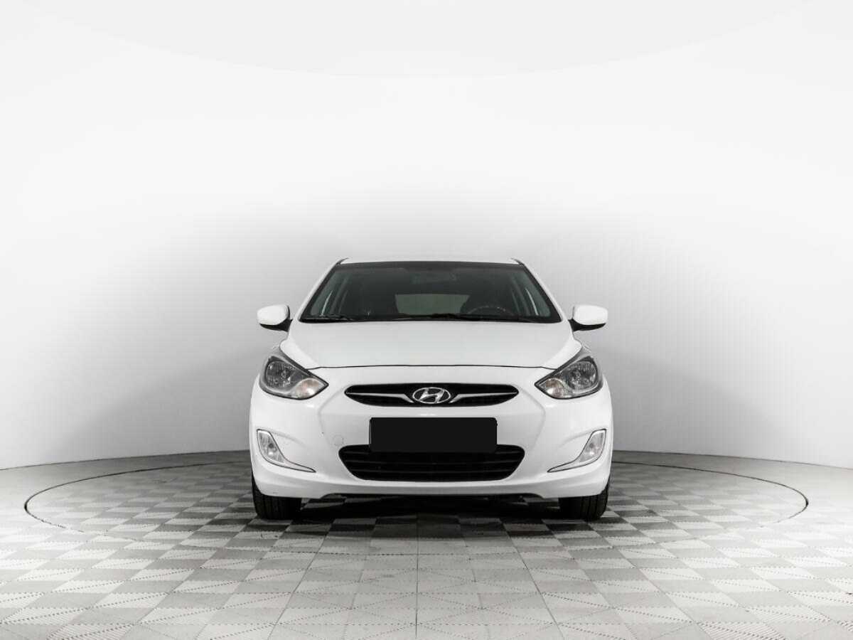Hyundai Solaris с пробегом — 2014 год. Фото: #1