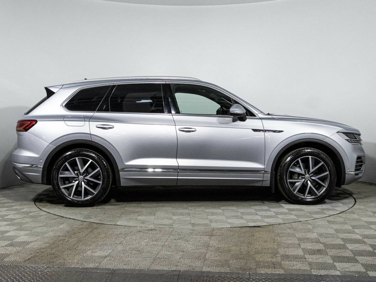 Volkswagen Touareg с пробегом — 2020 год. Фото: #3