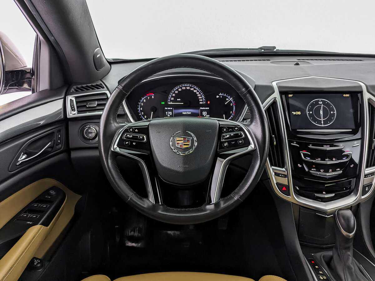 Cadillac SRX с пробегом — 2014 год. Фото: #17