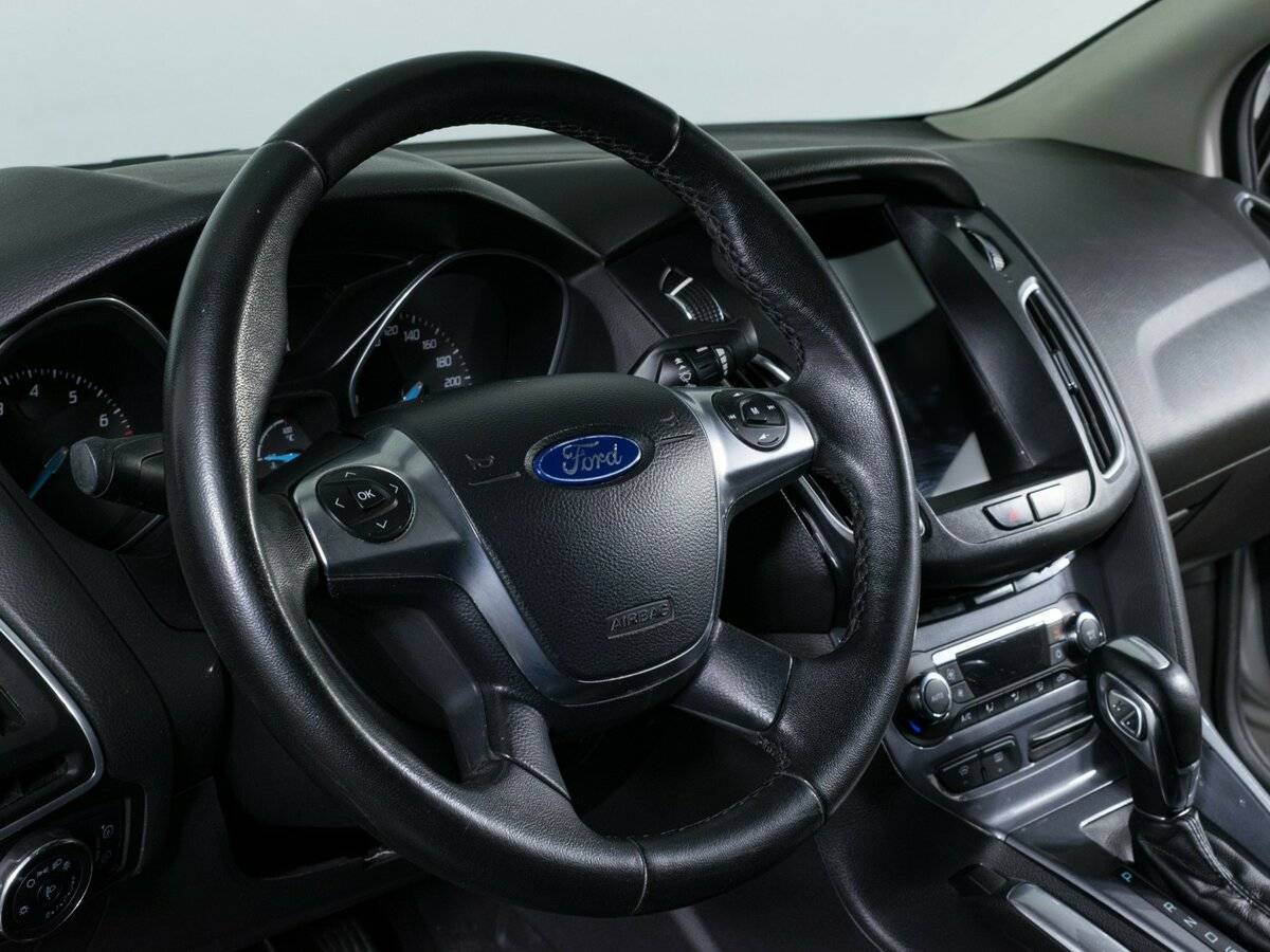 Ford Focus с пробегом — 2011 год. Фото: #11