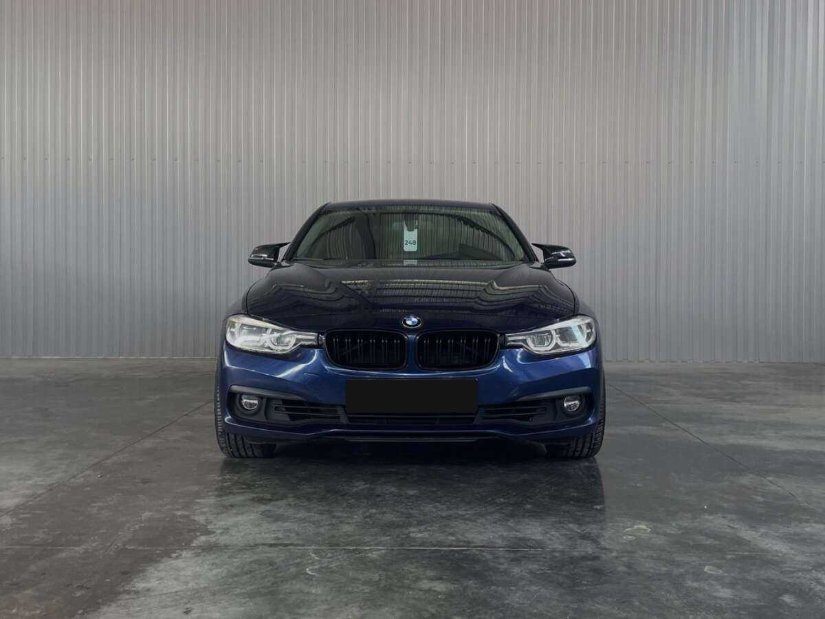BMW 3 серии с пробегом — 2018 год. Фото: #1