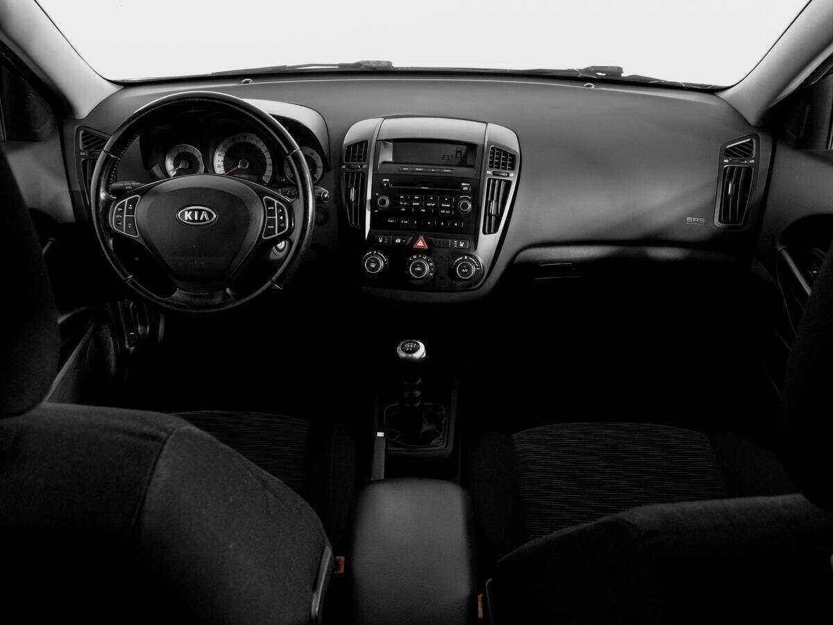 Kia Ceed с пробегом — 2009 год. Фото: #11