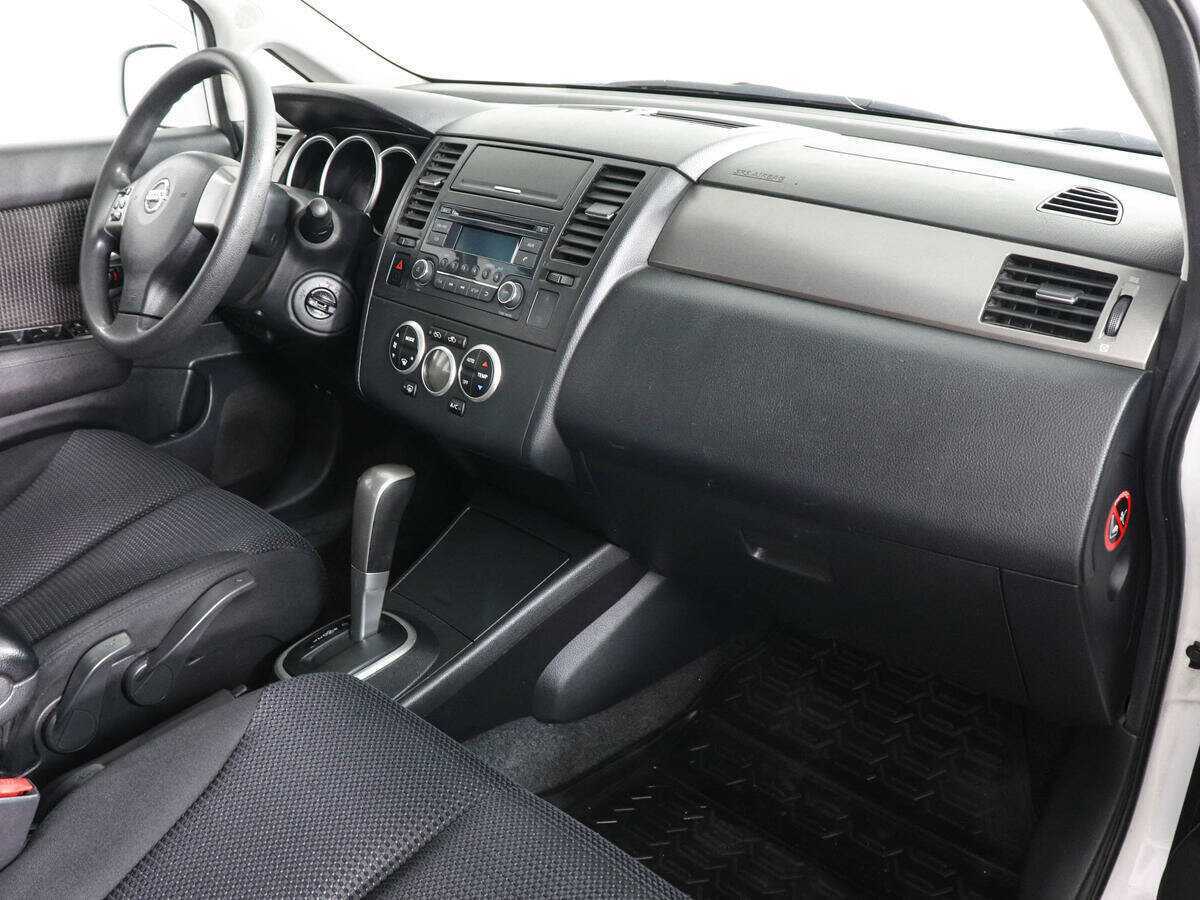 Nissan Tiida с пробегом — 2013 год. Фото: #9