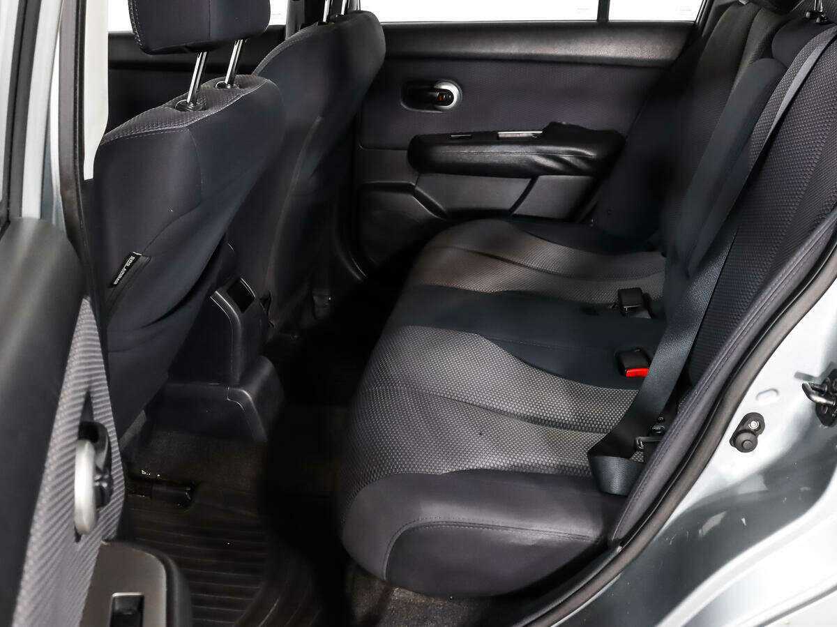 Nissan Tiida с пробегом — 2008 год. Фото: #7
