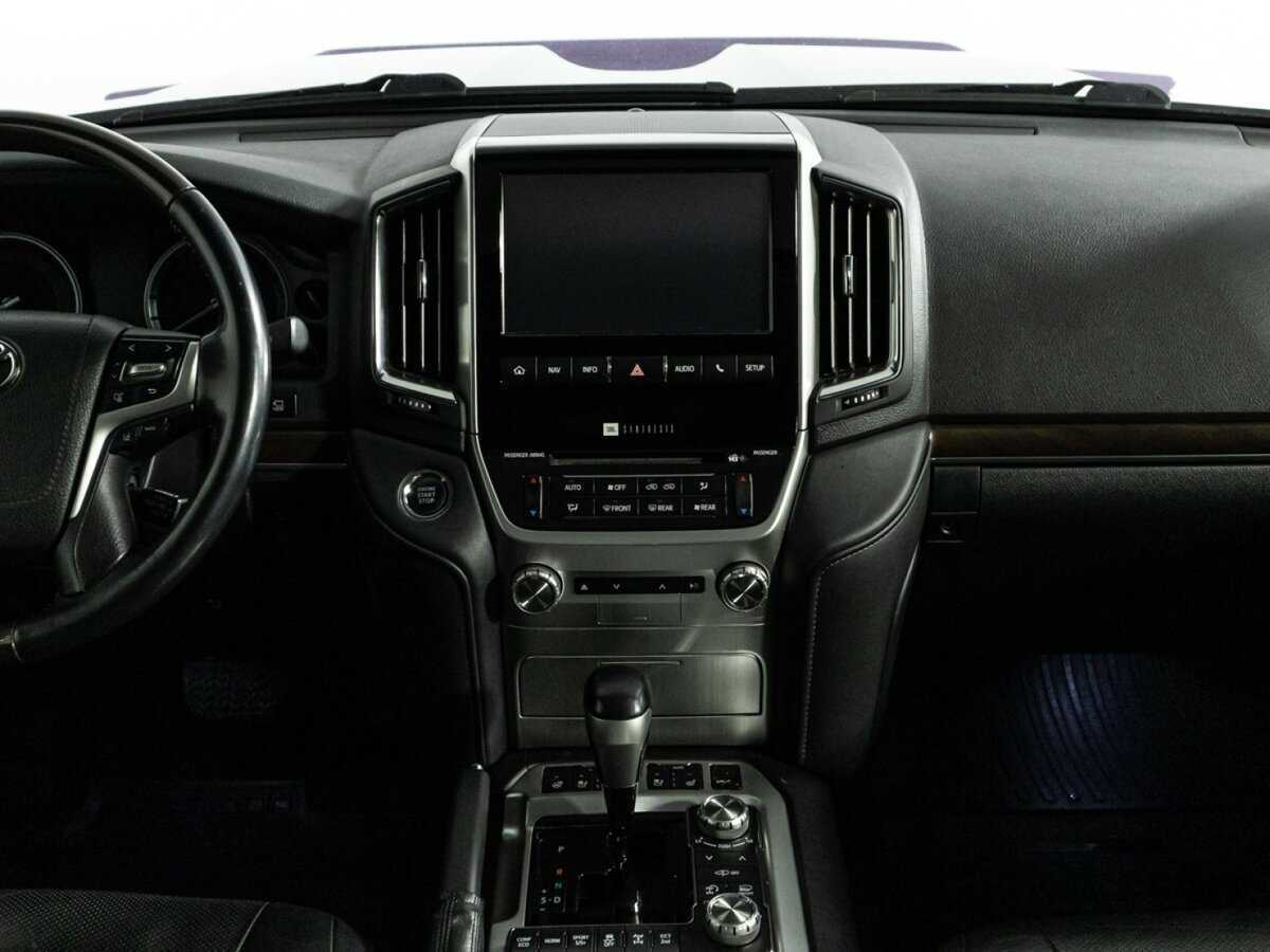 Toyota Land Cruiser с пробегом — 2016 год. Фото: #11