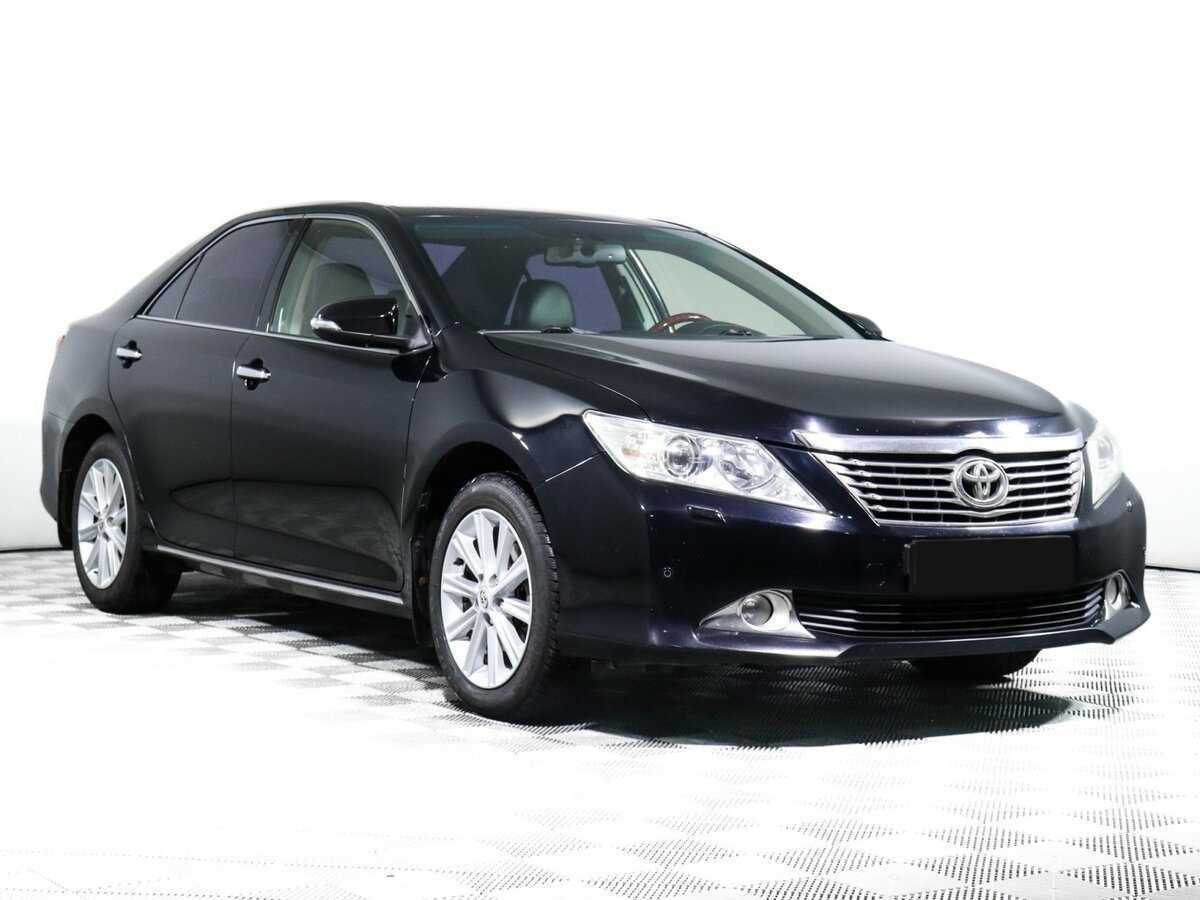 Toyota Camry с пробегом — 2012 год. Фото: #2