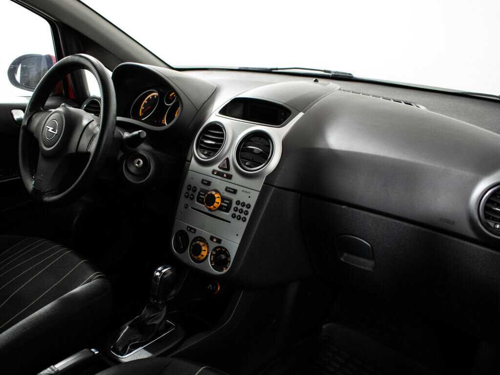 Opel Corsa с пробегом — 2010 год. Фото: #8