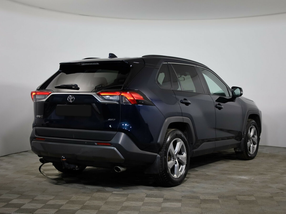 Toyota RAV4 с пробегом — 2019 год. Фото: #4