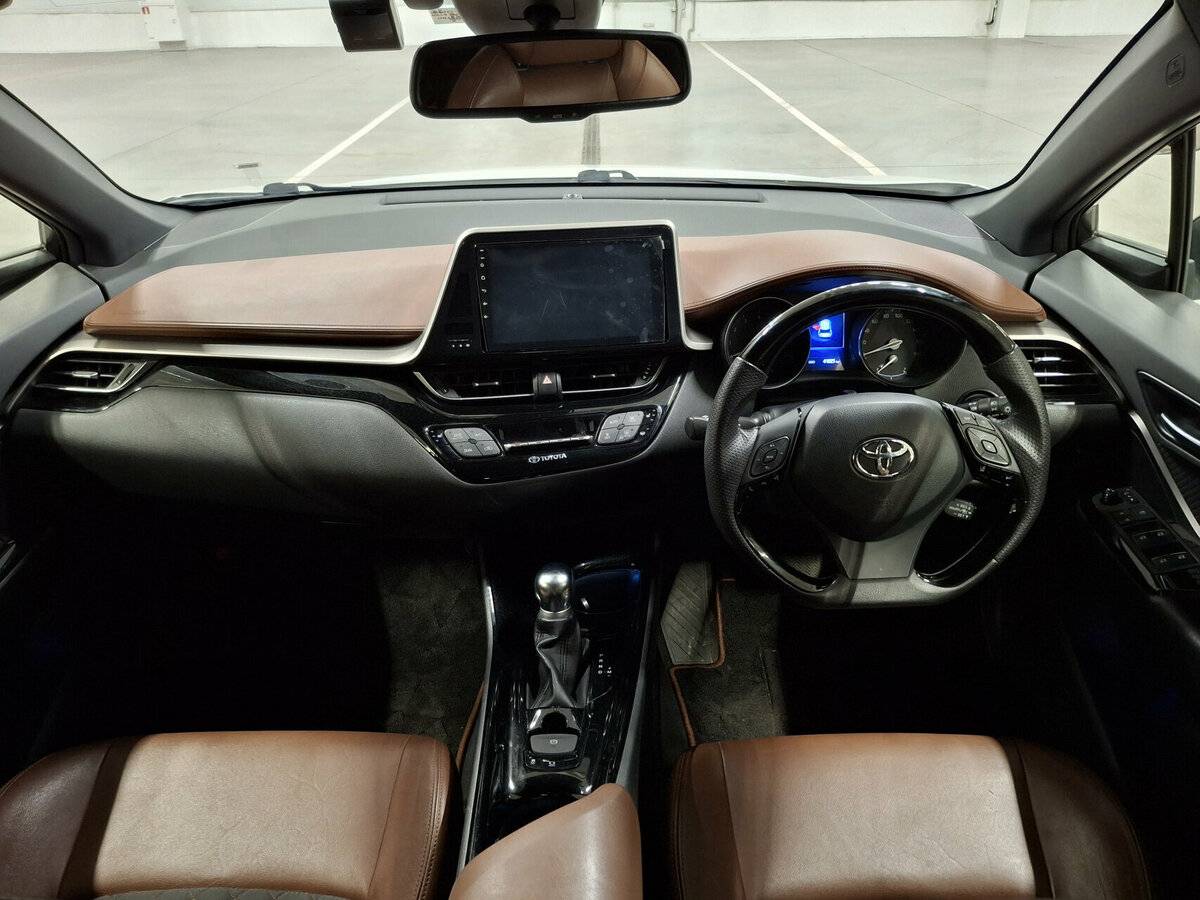 Toyota C-HR с пробегом — 2019 год. Фото: #13